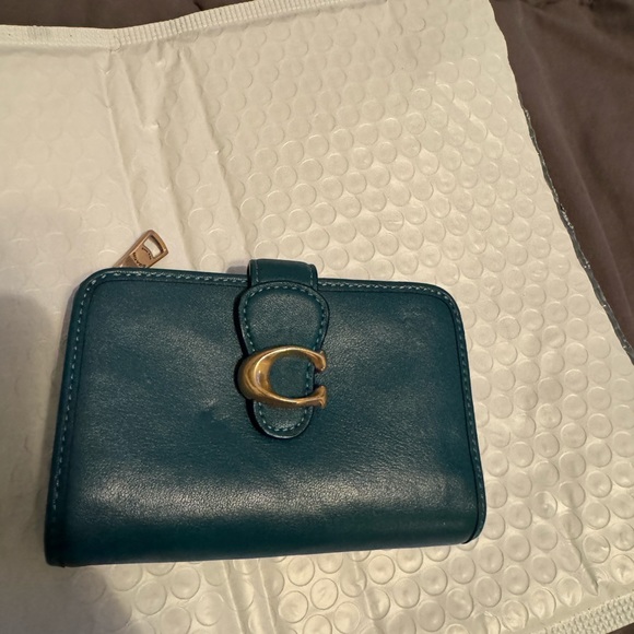 Coach woman's wallet - Picture 1 of 8